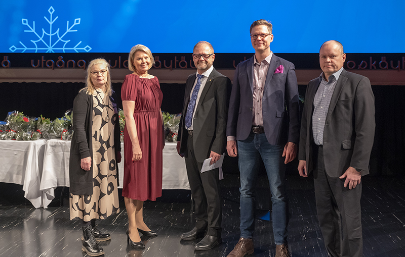 Kuvassa Anna Kukka, Anne Sainila-Vaarno, Kristian Karrasch, Jukka Maarianvaara, ja Jouni Vattulainen.&nbsp;&nbsp;